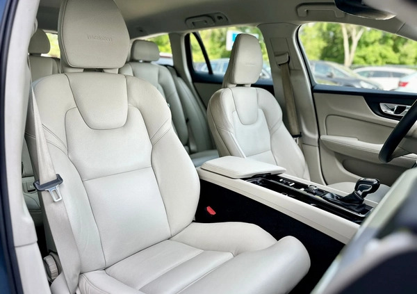 Volvo V60 cena 99900 przebieg: 167502, rok produkcji 2019 z Brzozów małe 631
